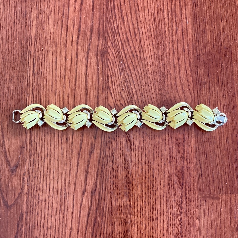 Vintage Lisner flower bracelet yellow with rhinestones
